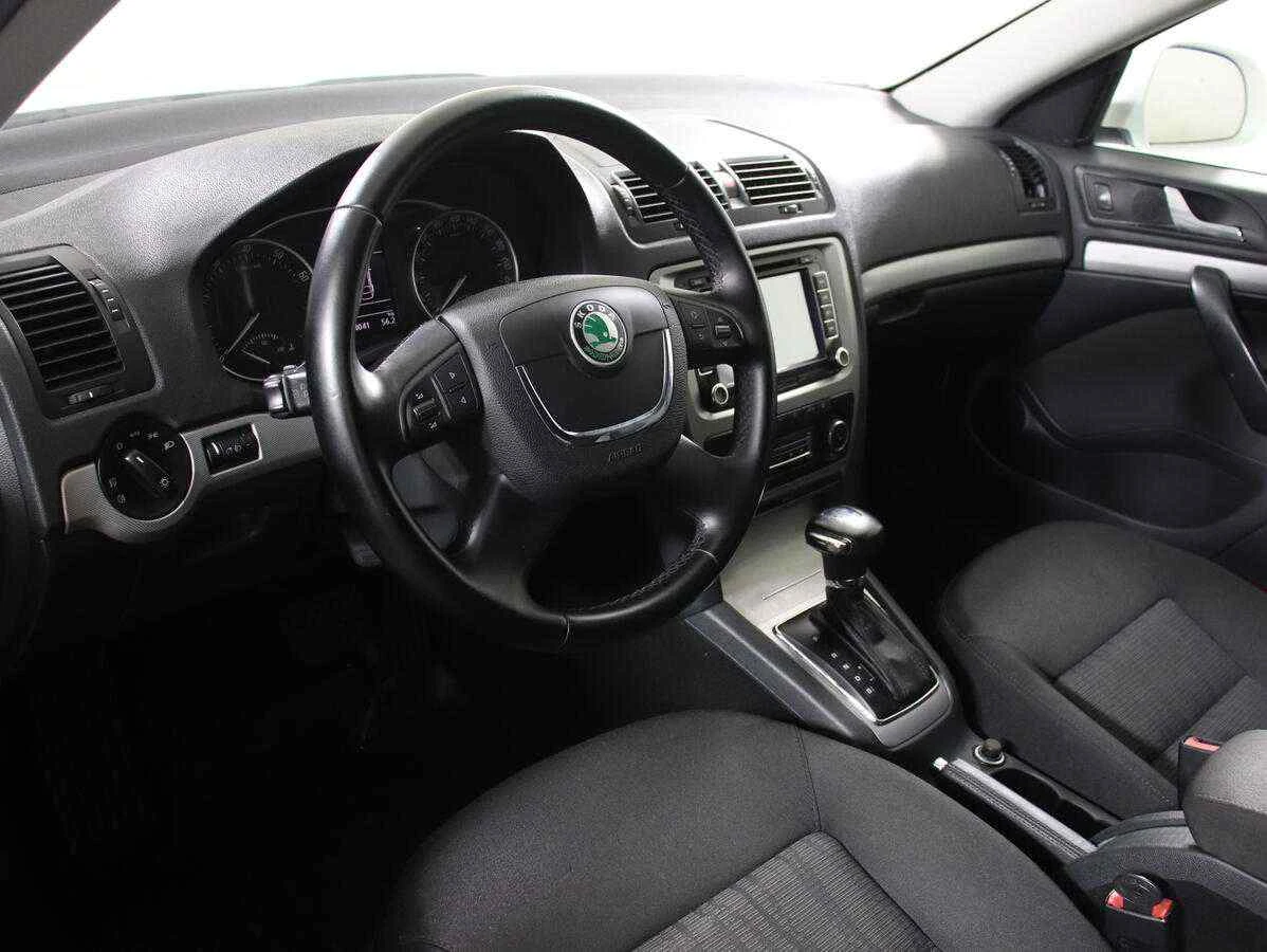 Skoda Octavia, Белый, 2013, Автоматическая, 152 л.с., цена от 475 000 руб.