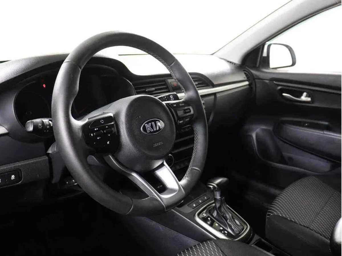 KIA X Line, Белый, 2018, Автоматическая, 123 л.с., цена от 850 000 руб.