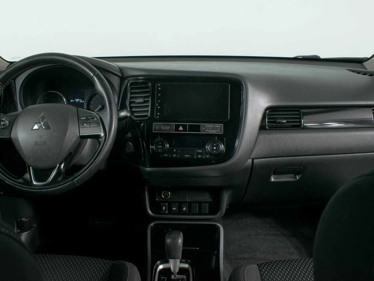 MITSUBISHI OUTLANDER, Белый, 2019, Вариатор, 146 л.с., цена от 1 337 600 руб.