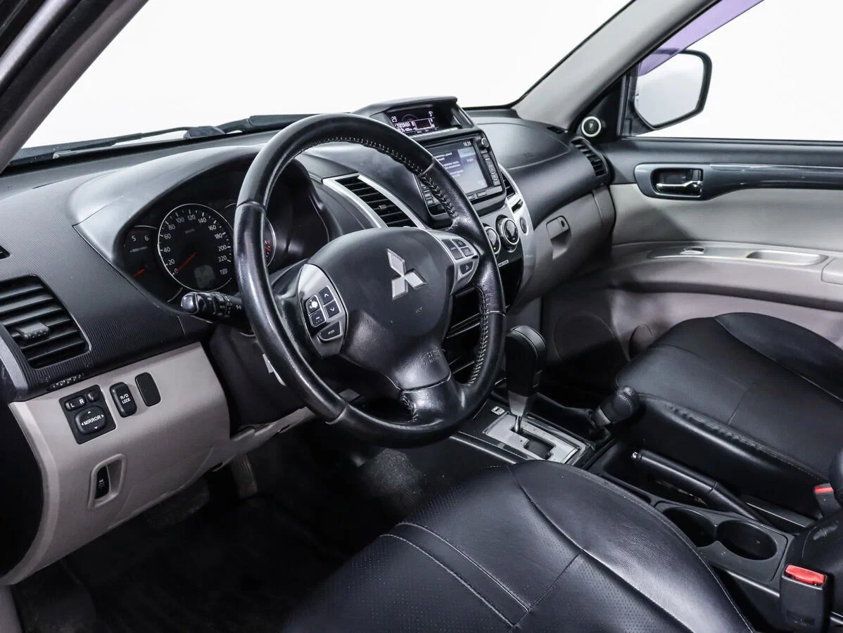 Mitsubishi Pajero Sport, Черный, 2014, Автоматическая, 178 л.с., цена от 1 402 900 руб.