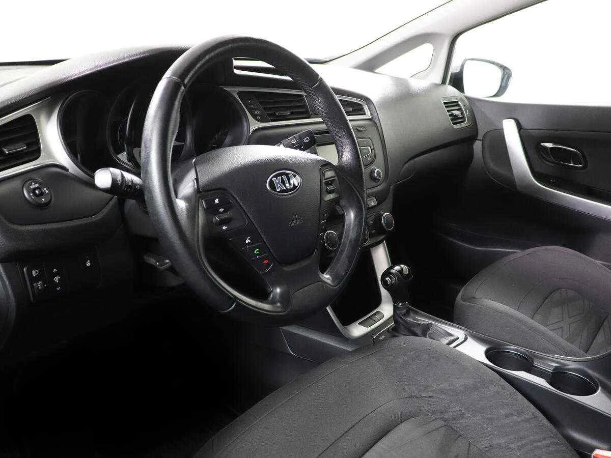 KIA Ceed, Белый, 2018, Автоматическая, 130 л.с., цена от 985 000 руб.