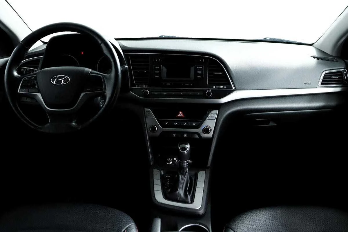HYUNDAI ELANTRA, Красный, 2018, Автоматическая, 128 л.с., цена от 944 000 руб.