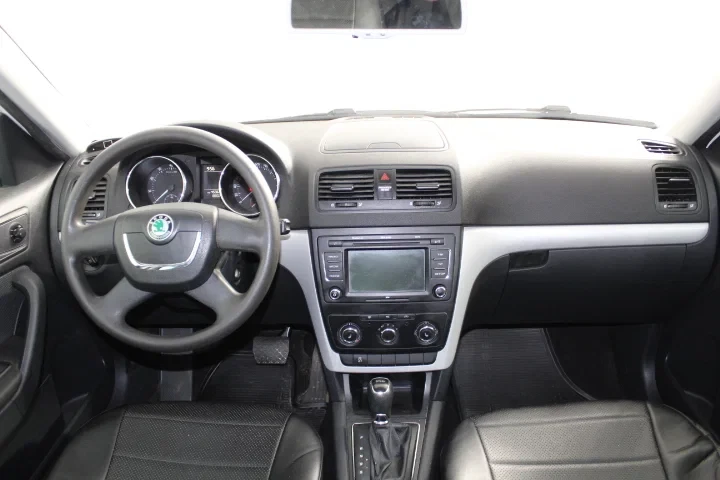 Skoda Yeti, Белый, 2013, Робот, 122 л.с., цена от 451 000 руб.