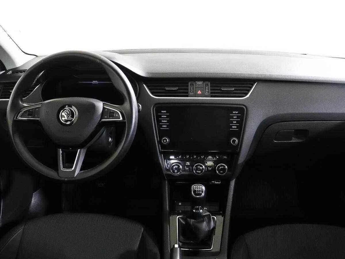 Skoda Octavia, Белый, 2019, Робот, 150 л.с., цена от 1 226 000 руб.