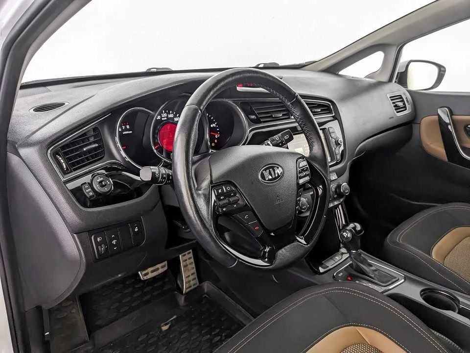 KIA CEED, Белый, 2016, Автоматическая, 130 л.с., цена от 912 000 руб.