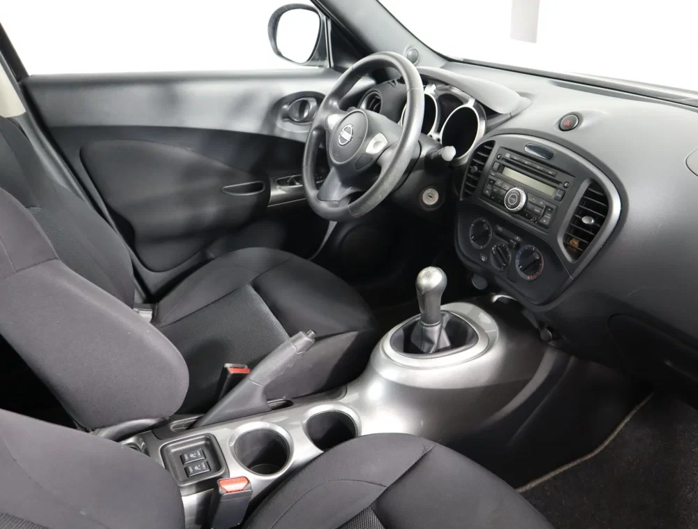 Nissan Juke, Фиолетовый, 2014, Механическая, 94 л.с., цена от 845 000 руб.