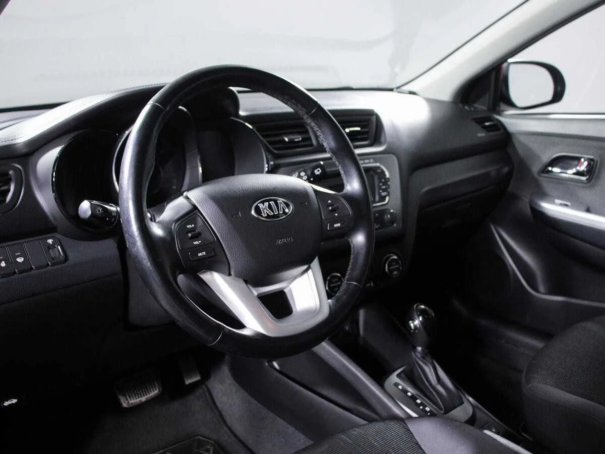 KIA RIO, Красный, 2014, Автоматическая, 123 л.с., цена от 800 000 руб.