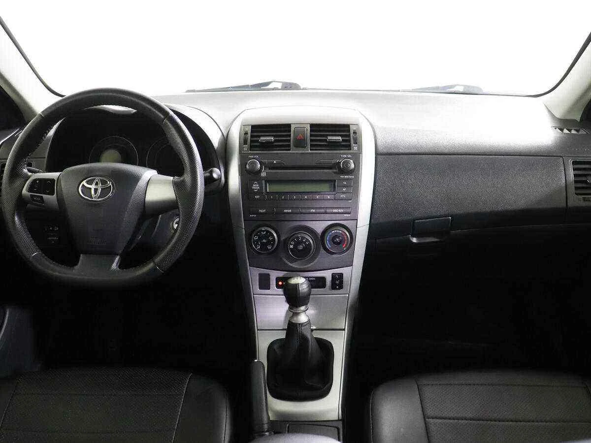 Toyota Corolla, Черный, 2012, Механическая, 124 л.с., цена от 515 000 руб.
