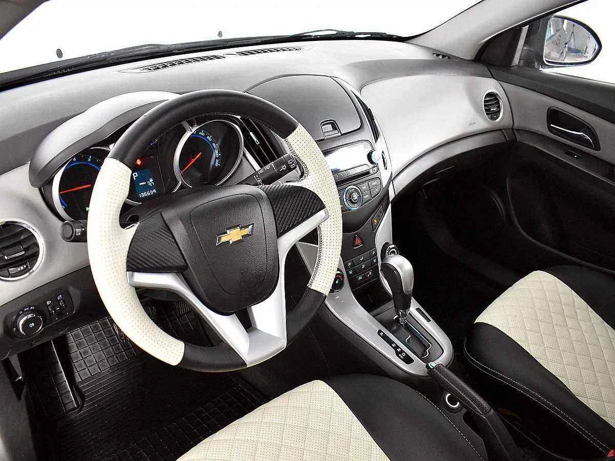 Chevrolet Cruze, Коричневый, 2014, Автоматическая, 109 л.с., цена от 529 550 руб.