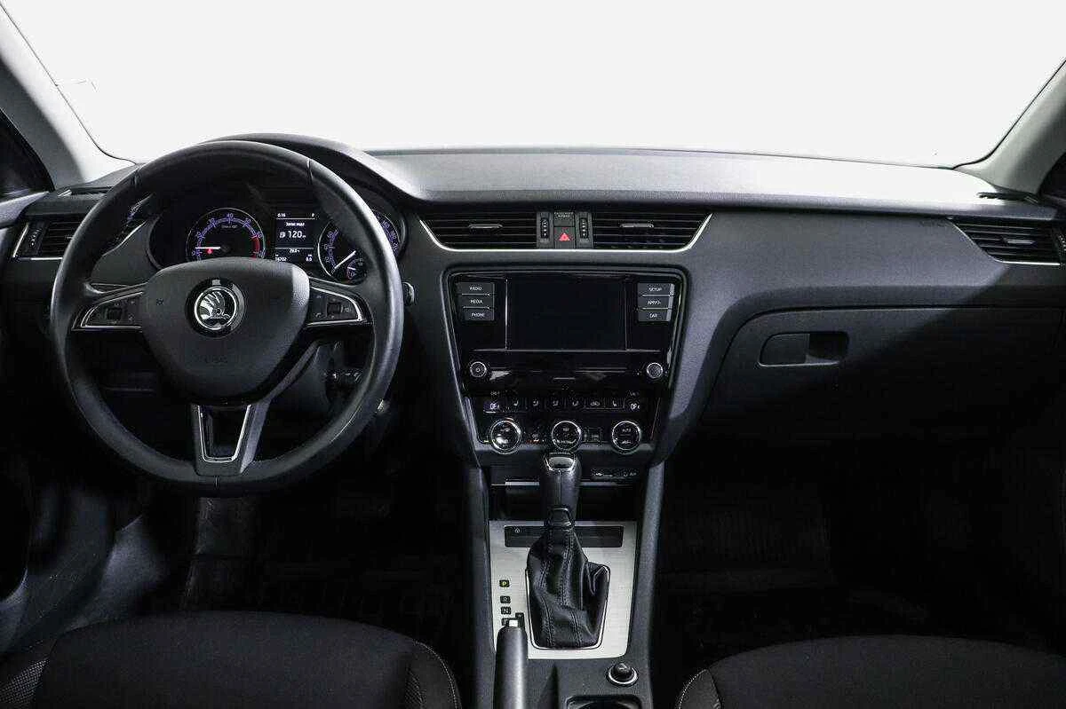 Skoda Octavia, Белый, 2018, Робот, 150 л.с., цена от 1 145 000 руб.