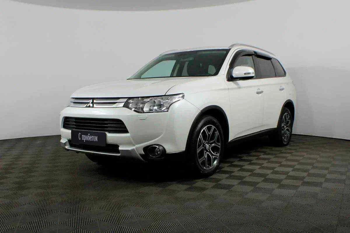 Mitsubishi Outlander, Белый, 2014, Вариатор, 167 л.с., цена от 1 049 000 руб.