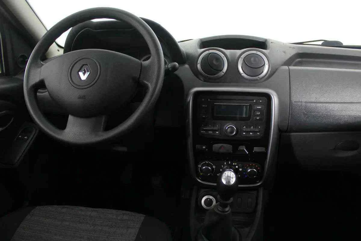 Renault Duster, Красный, 2013, Механическая, 102 л.с., цена от 575 000 руб.