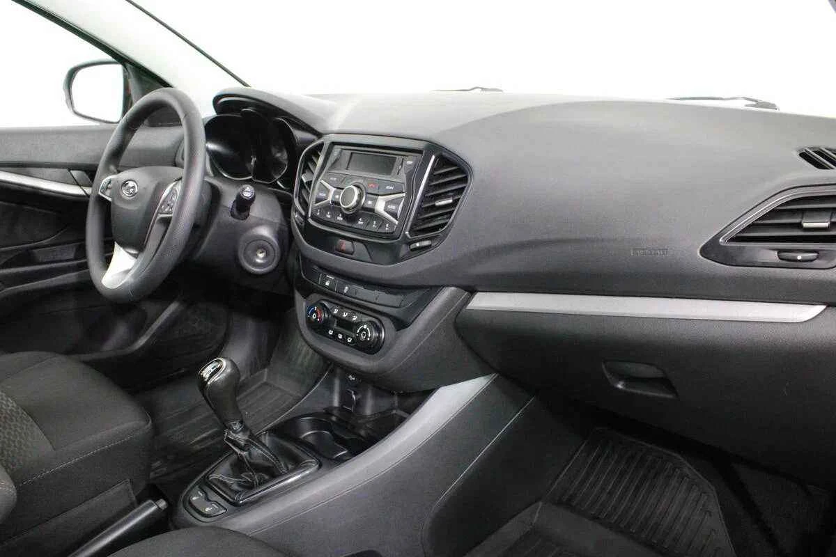 LADA Vesta, Красный, 2019, Механическая, 106 л.с., цена от 461 000 руб.