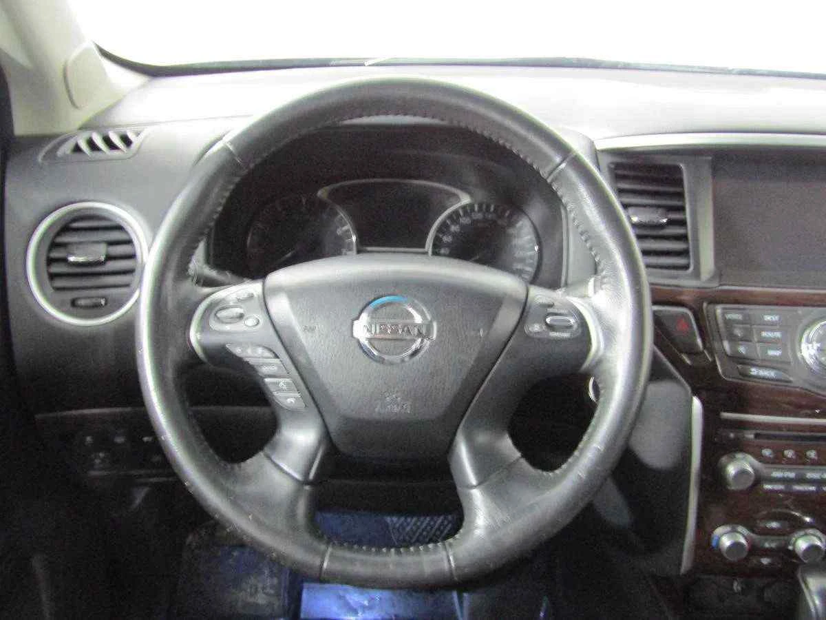Nissan Pathfinder, Черный, 2014, Вариатор, 249 л.с., цена от 1 371 000 руб.