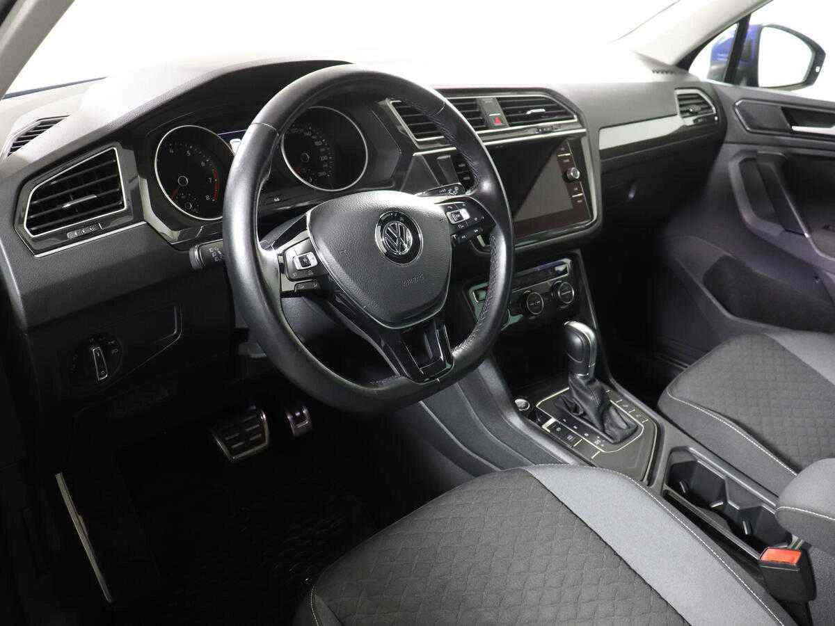 Volkswagen Tiguan, Синий, 2018, Робот, 150 л.с., цена от 1 446 000 руб.
