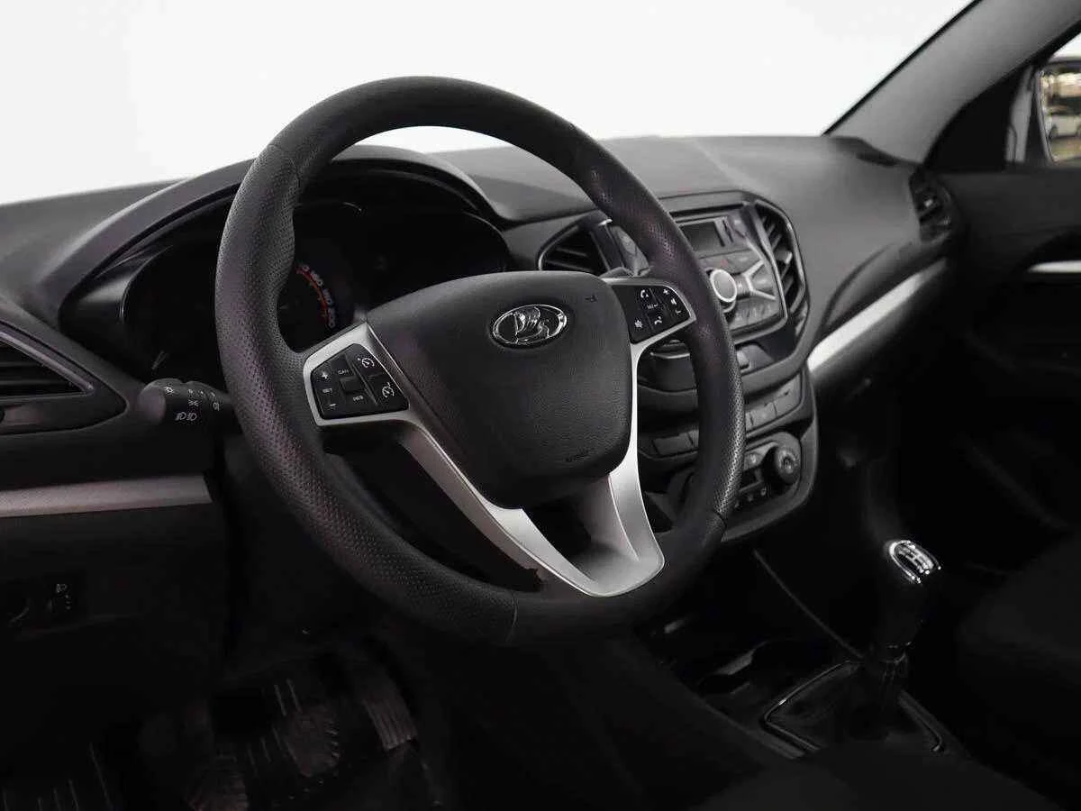 LADA Vesta, Белый, 2019, Механическая, 122 л.с., цена от 453 000 руб.