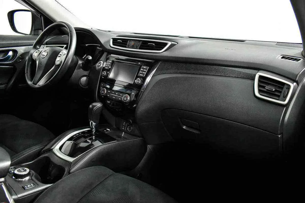 Nissan X-Trail, Серебряный, 2015, Вариатор, 171 л.с., цена от 895 000 руб.