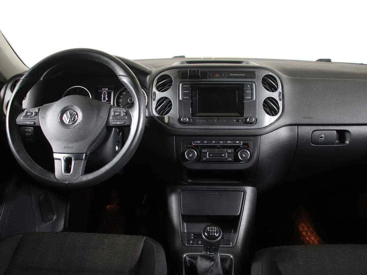 Volkswagen Tiguan, Коричневый, 2018, Механическая, 200 л.с., цена от 1 149 000 руб.