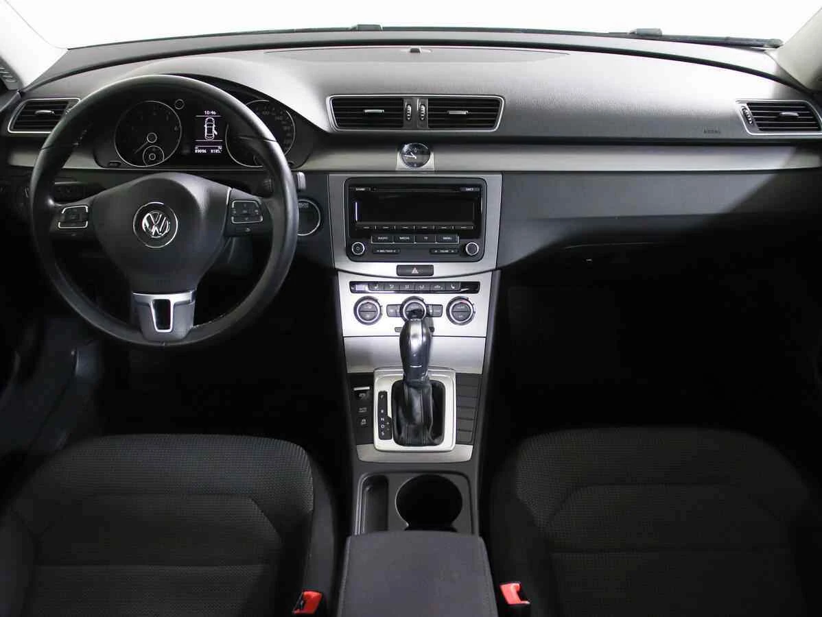 Volkswagen Passat, Серый, 2014, Робот, 152 л.с., цена от 965 000 руб.