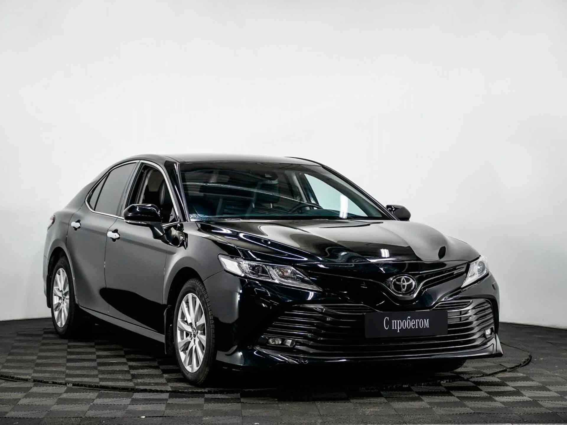 TOYOTA CAMRY, Черный, 2018, Автоматическая, 181 л.с., цена от 1 688 000 руб.