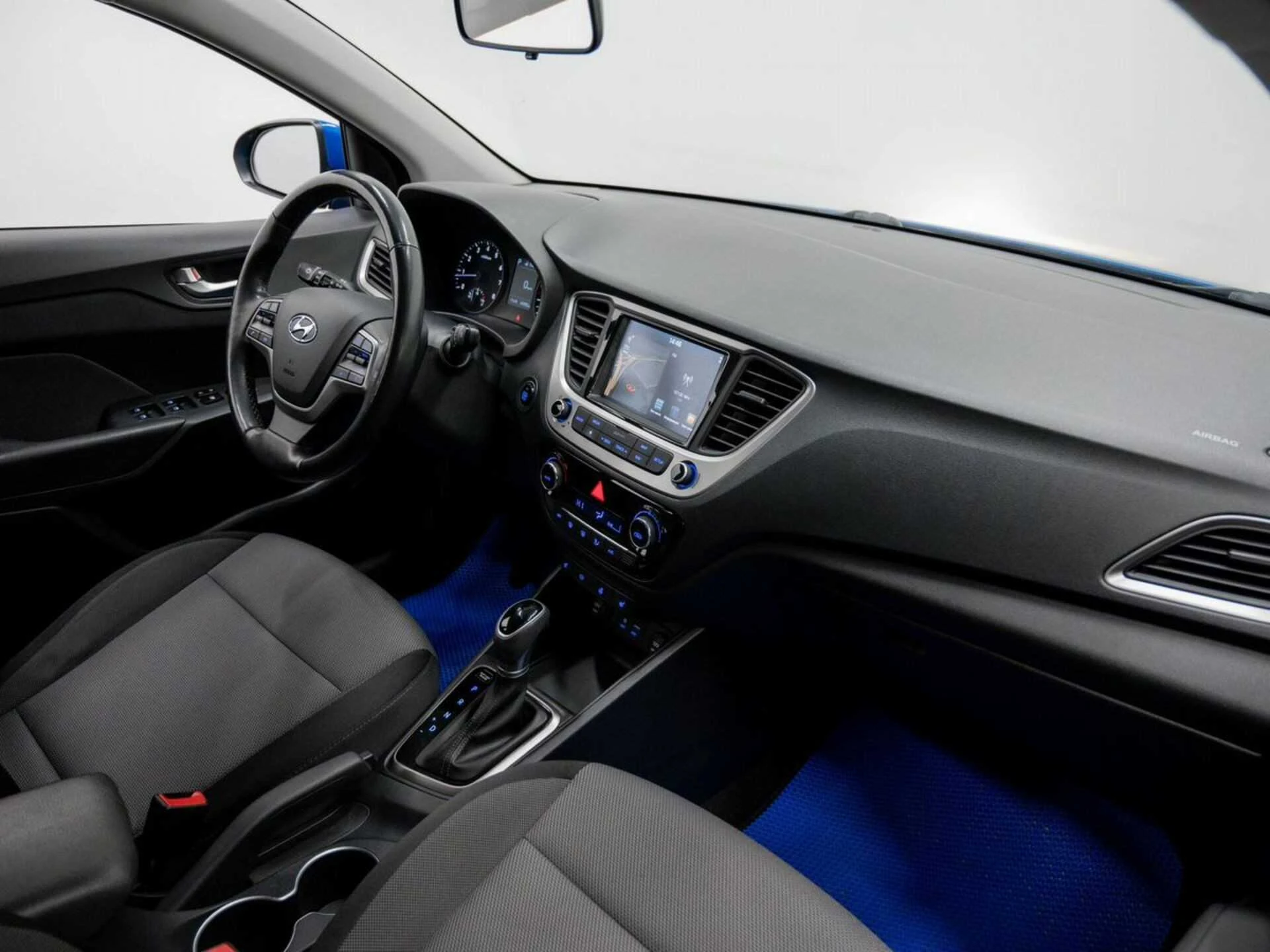 HYUNDAI SOLARIS, Синий, 2017, Автоматическая, 123 л.с., цена от 892 800 руб.
