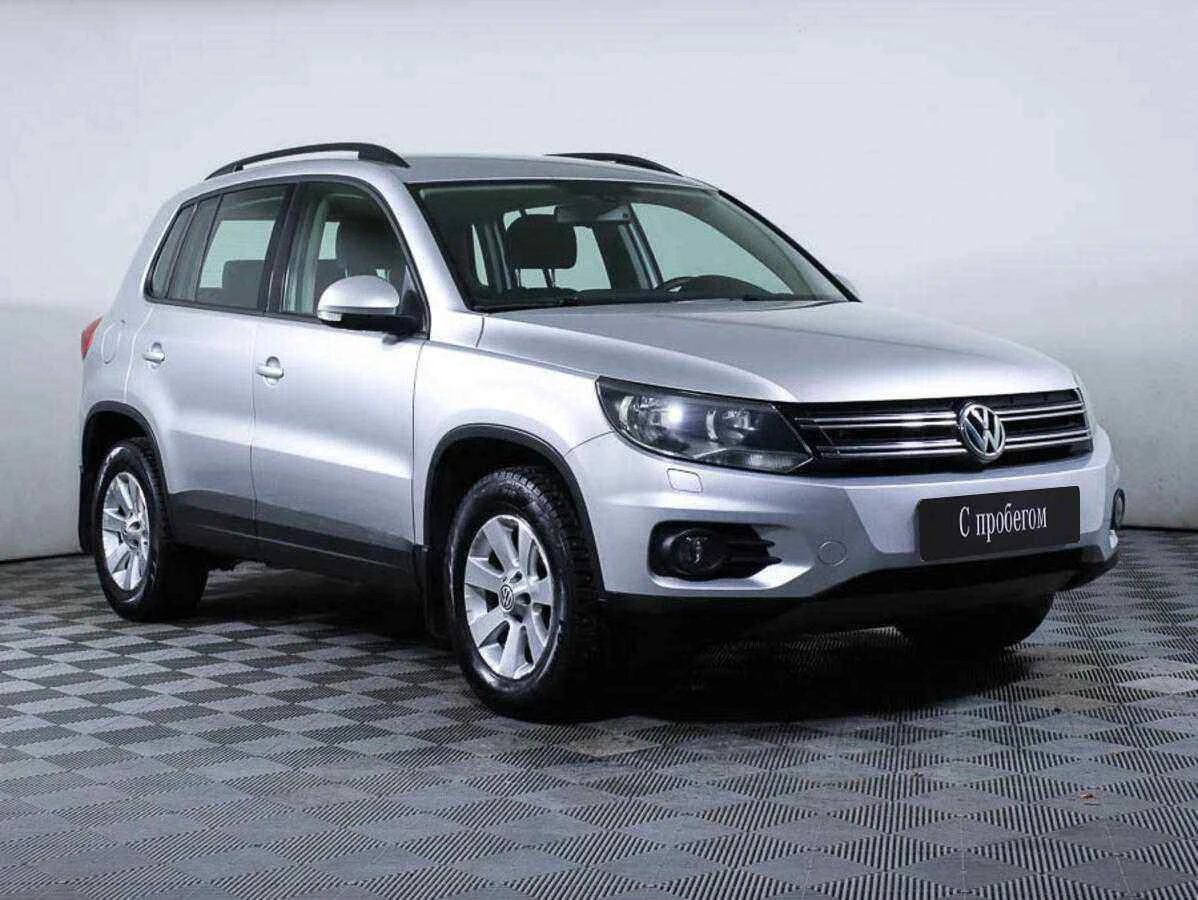 Volkswagen Tiguan, Серебряный, 2012, Автоматическая, 140 л.с., цена от 699 000 руб.