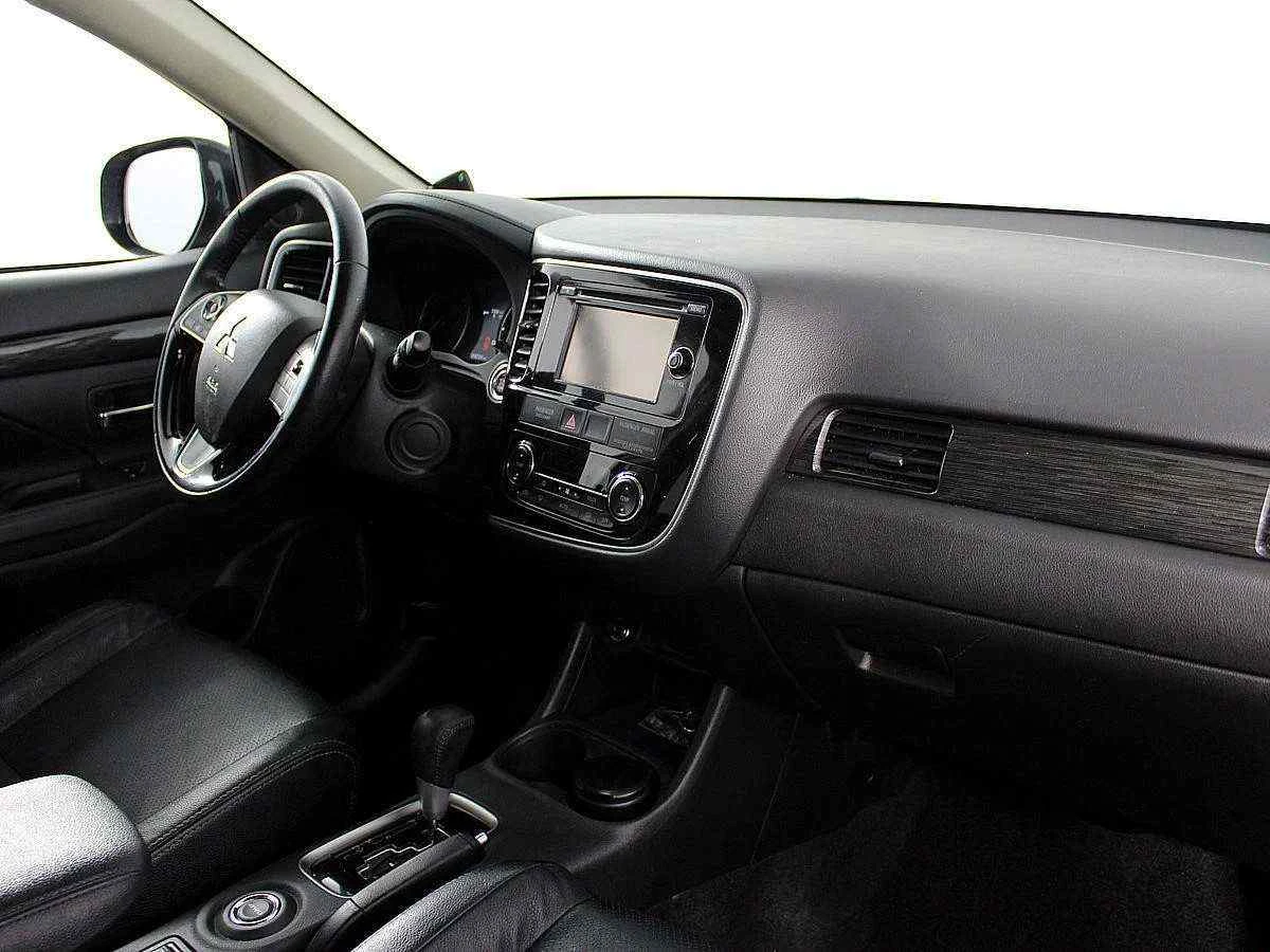 Mitsubishi Outlander, Черный, 2016, Вариатор, 146 л.с., цена от 1 377 000 руб.