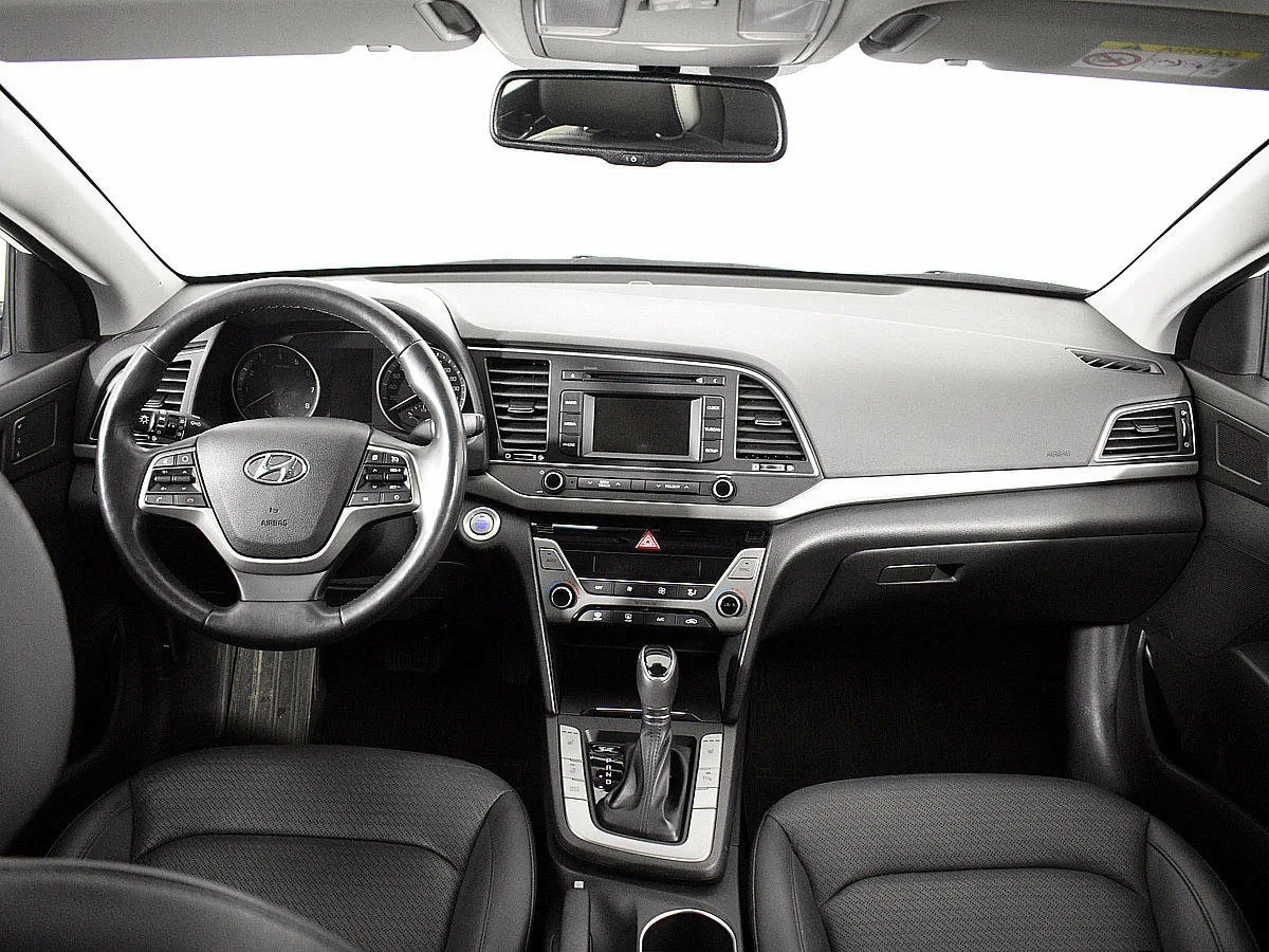 Hyundai Elantra, Белый, 2016, Автоматическая, 150 л.с., цена от 891 000 руб.
