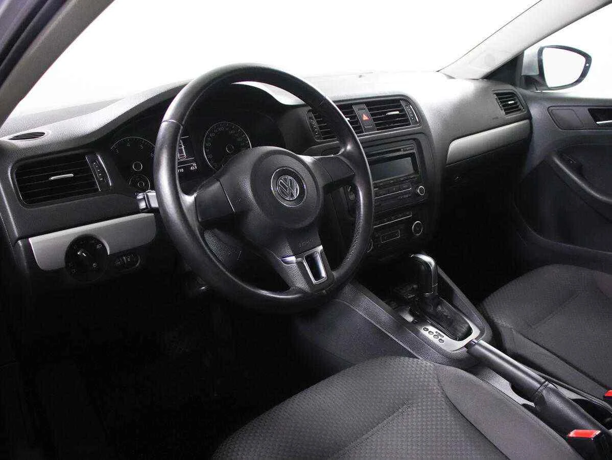 Volkswagen Jetta, Серебряный, 2012, Робот, 122 л.с., цена от 555 000 руб.