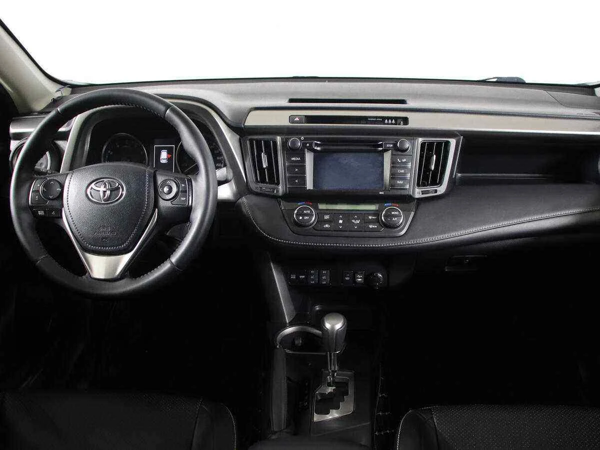 Toyota RAV 4, Белый, 2016, Вариатор, 146 л.с., цена от 1 469 000 руб.