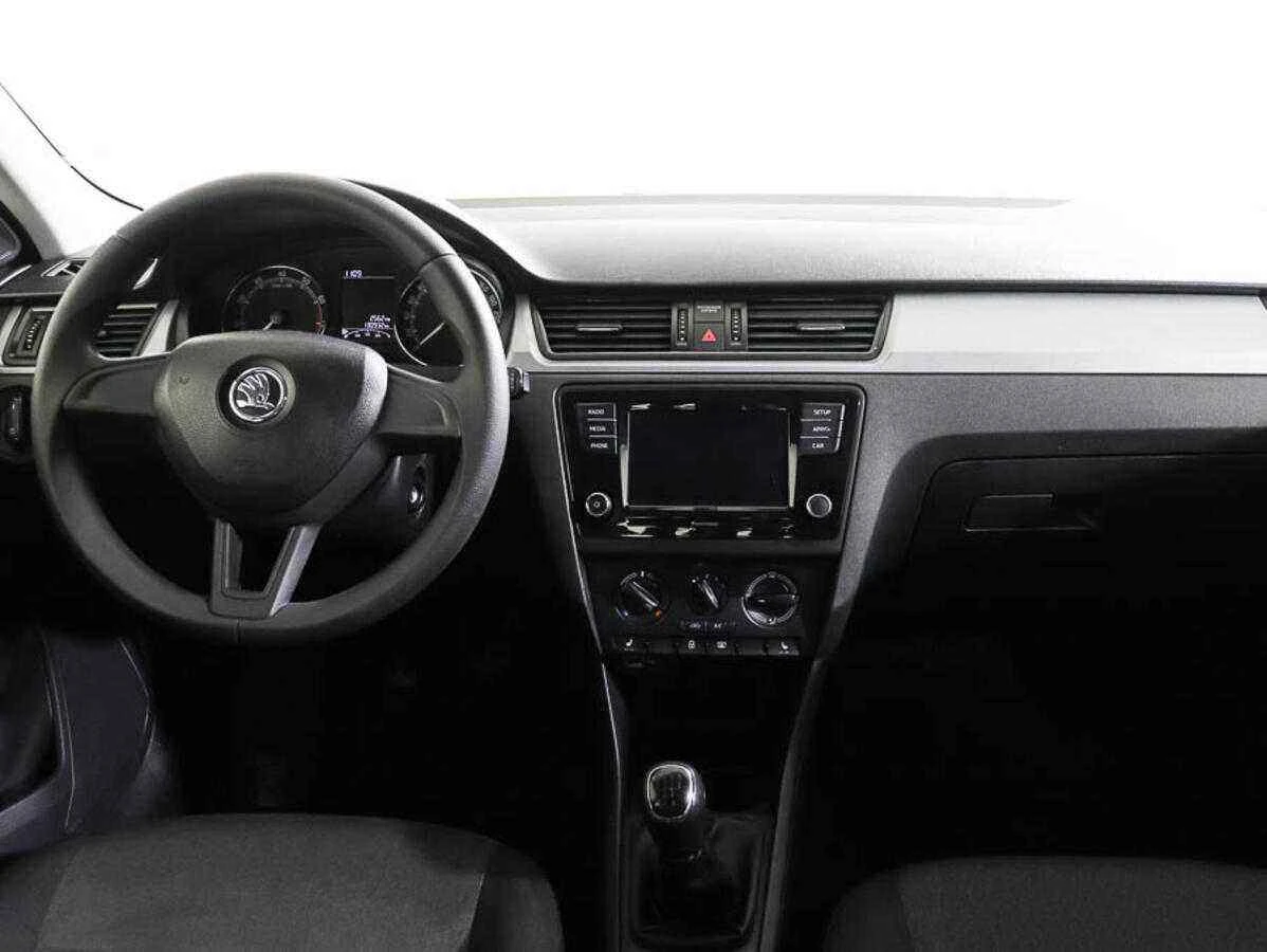 Skoda Rapid, Белый, 2018, Механическая, 90 л.с., цена от 587 000 руб.