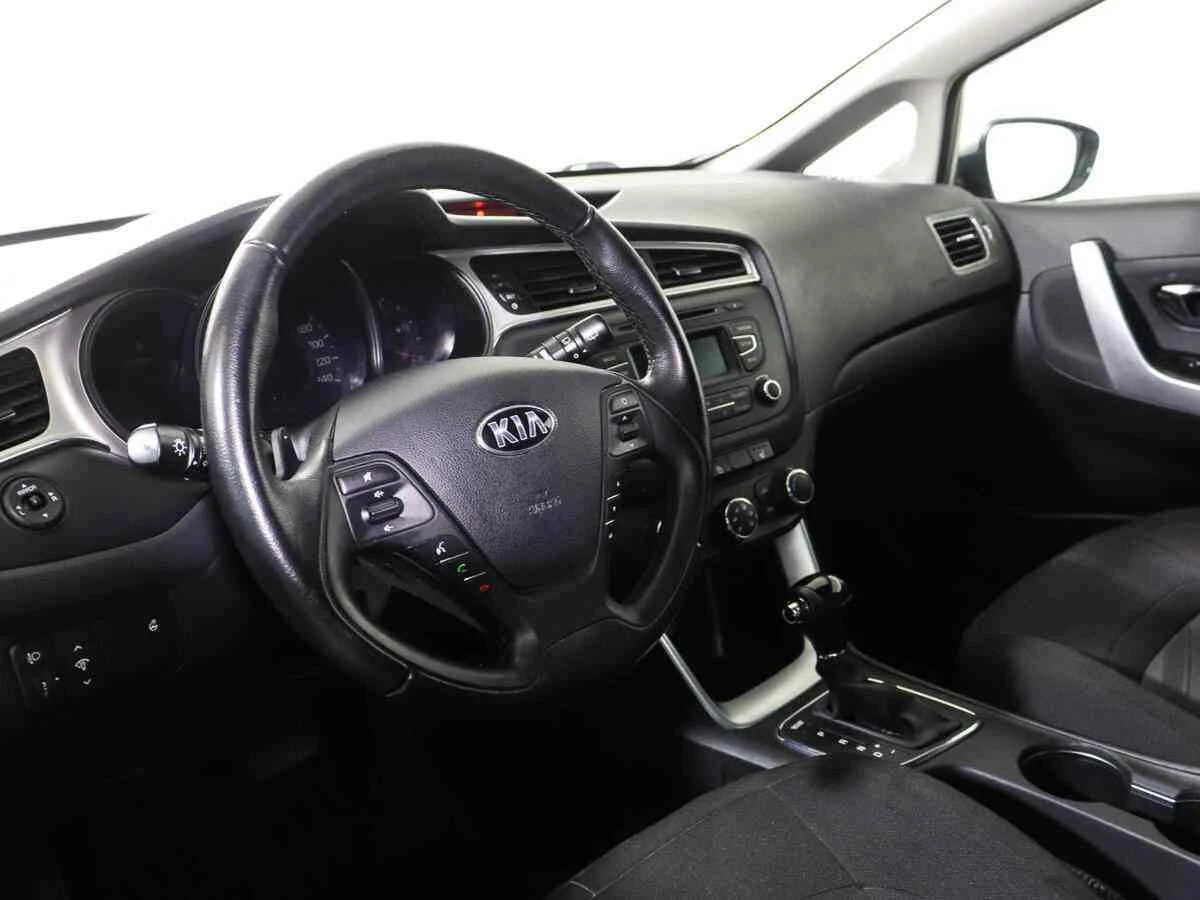 KIA Ceed, Серебряный, 2015, Автоматическая, 130 л.с., цена от 775 000 руб.