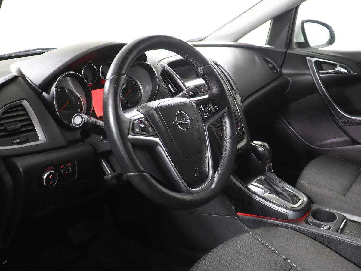 Opel Astra, Белый, 2017, Автоматическая, 136 л.с., цена от 599 000 руб.