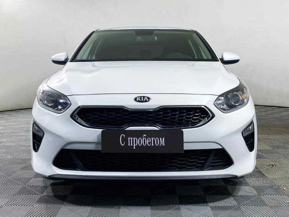 KIA Ceed, Белый, 2018, Робот, 140 л.с., цена от 1 085 000 руб.