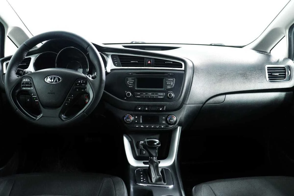 KIA CEED, Белый, 2018, Автоматическая, 130 л.с., цена от 912 000 руб.