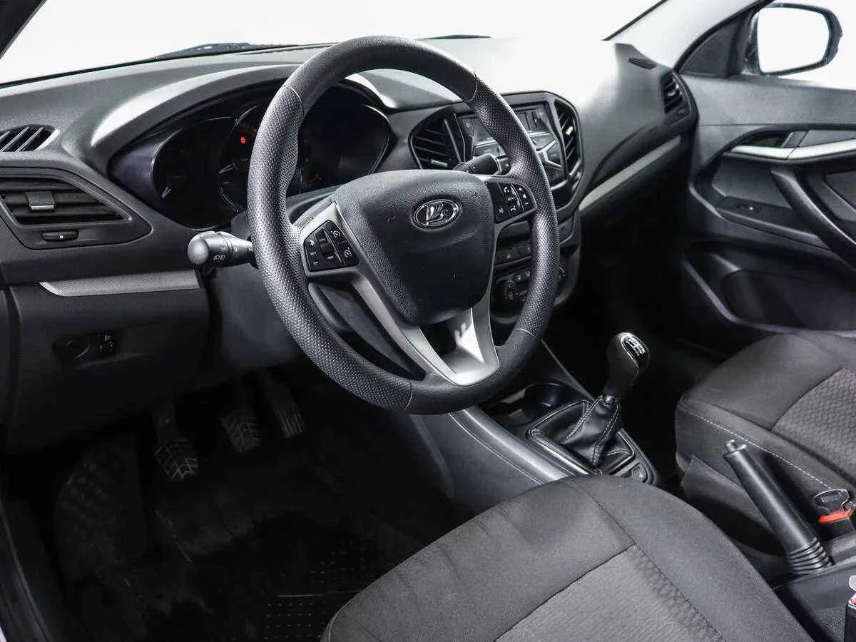 LADA Vesta, Серебряный, 2019, Механическая, 106 л.с., цена от 458 000 руб.