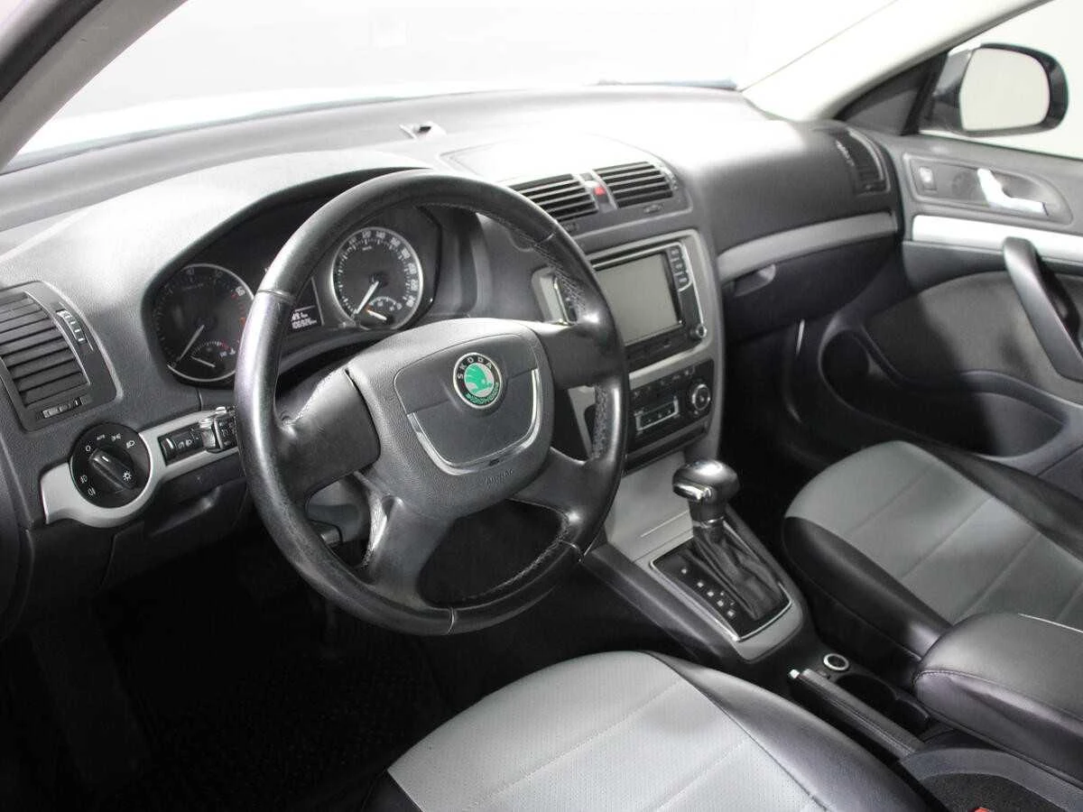 SKODA OCTAVIA, Белый, 2012, Автоматическая, 152 л.с., цена от 787 200 руб.