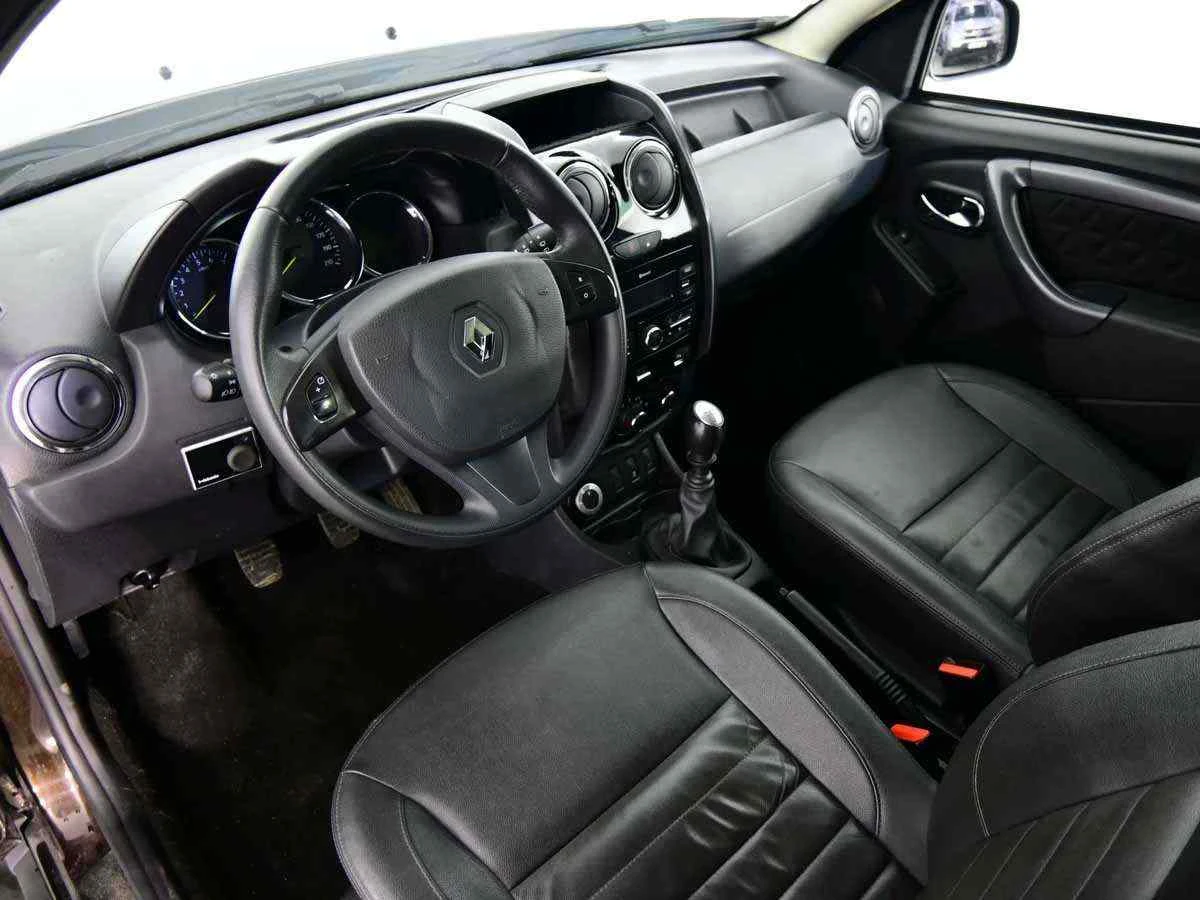 Renault Duster, Коричневый, 2017, Механическая, 109 л.с., цена от 1 299 000 руб.