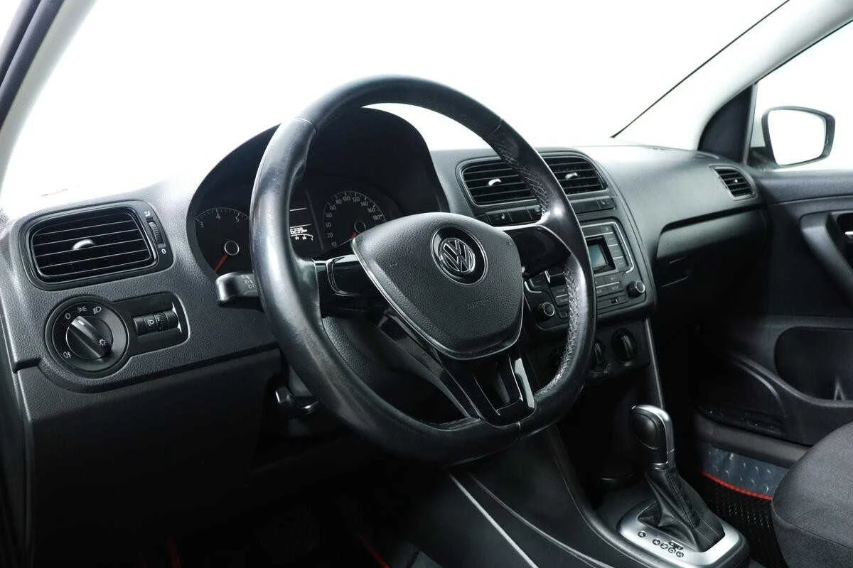 VOLKSWAGEN POLO, Белый, 2017, Автоматическая, 110 л.с., цена от 639 200 руб.