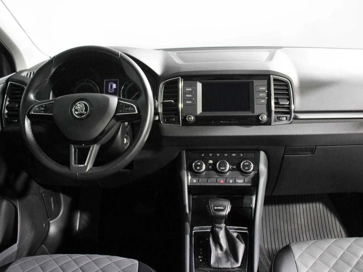 SKODA KAROQ, Серебряный, 2020, Робот, 150 л.с., цена от 1 312 000 руб.