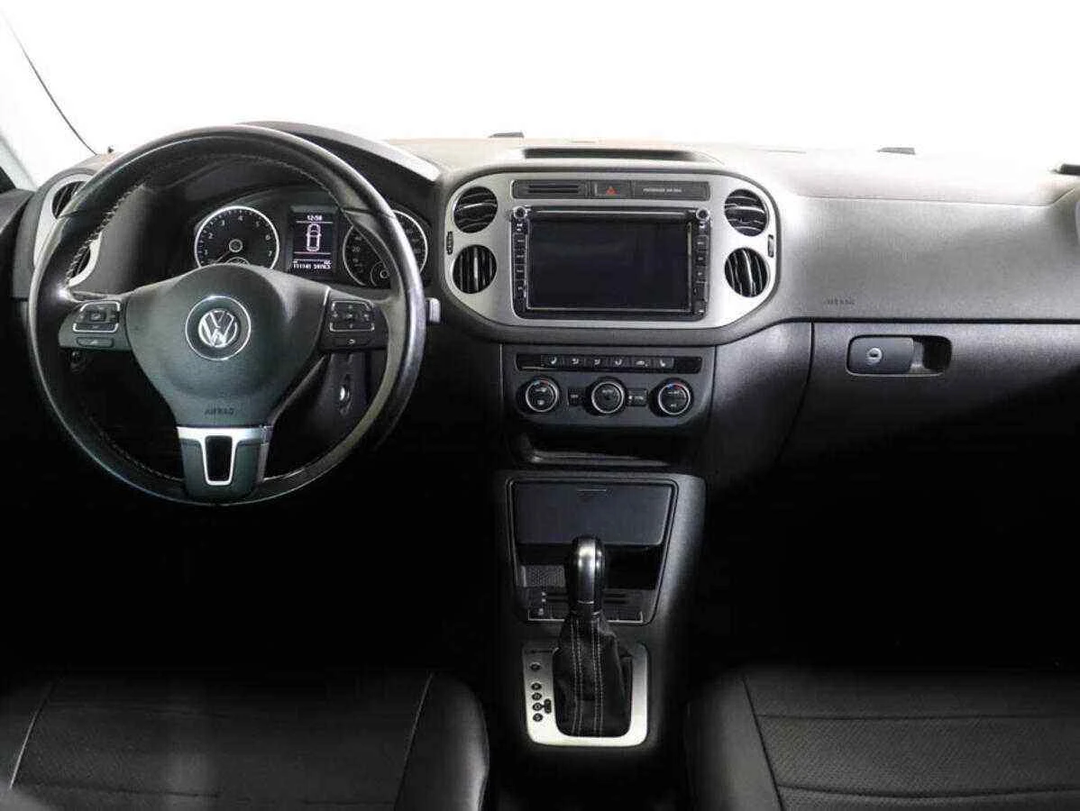 Volkswagen Tiguan, Серебряный, 2016, Автоматическая, 180 л.с., цена от 937 000 руб.