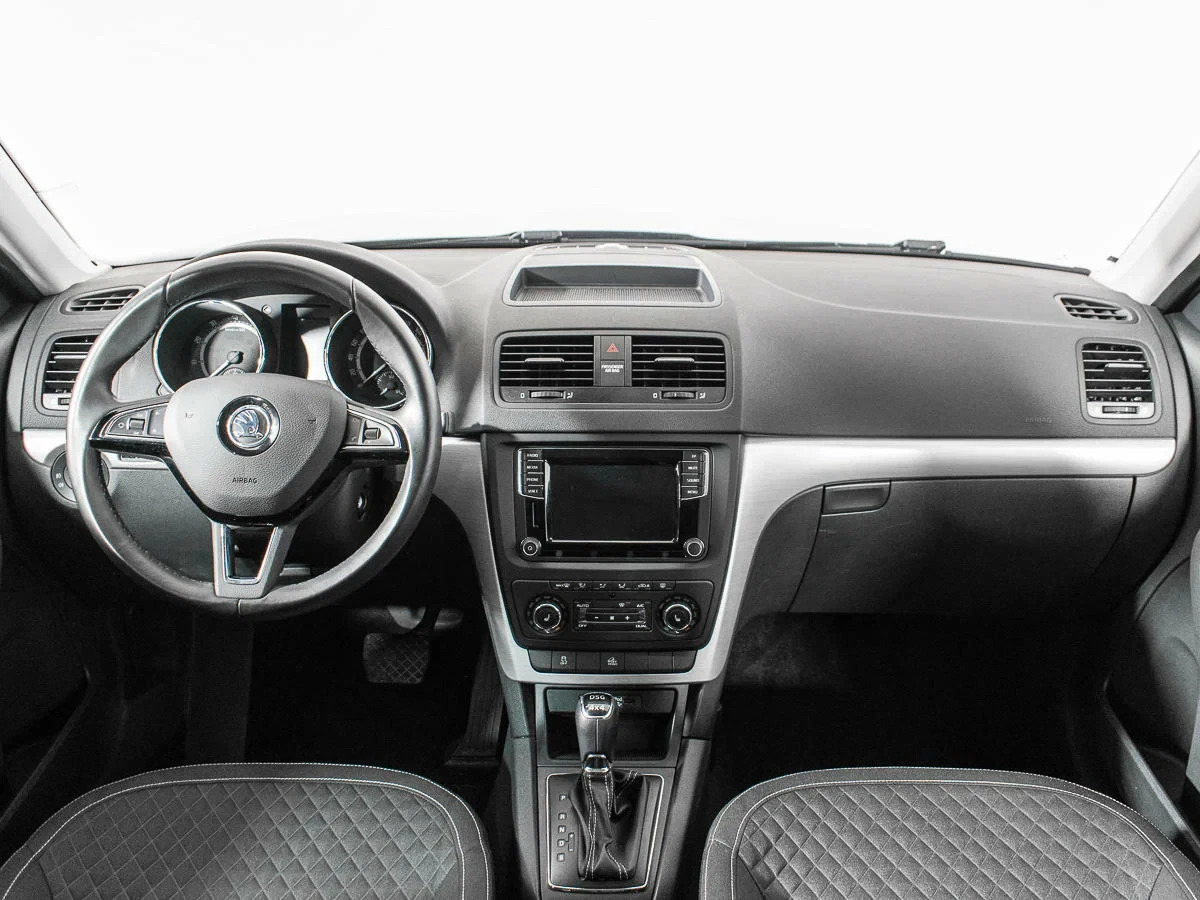 Skoda Yeti, Серый, 2017, Робот, 152 л.с., цена от 1 128 000 руб.