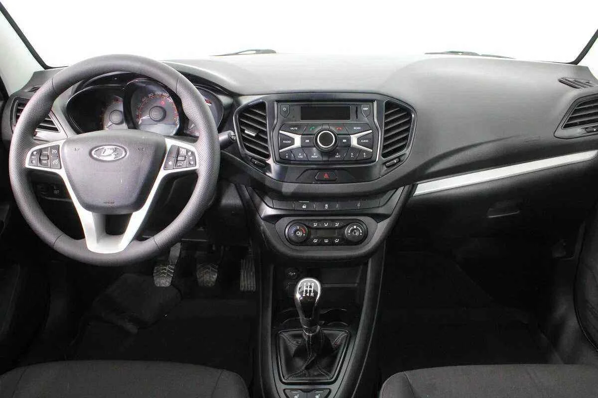 LADA Vesta, Белый, 2019, Механическая, 106 л.с., цена от 455 000 руб.