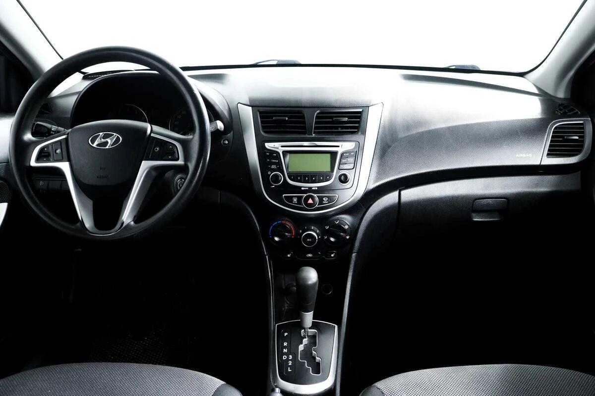 HYUNDAI SOLARIS, Фиолетовый, 2013, Автоматическая, 107 л.с., цена от 648 000 руб.