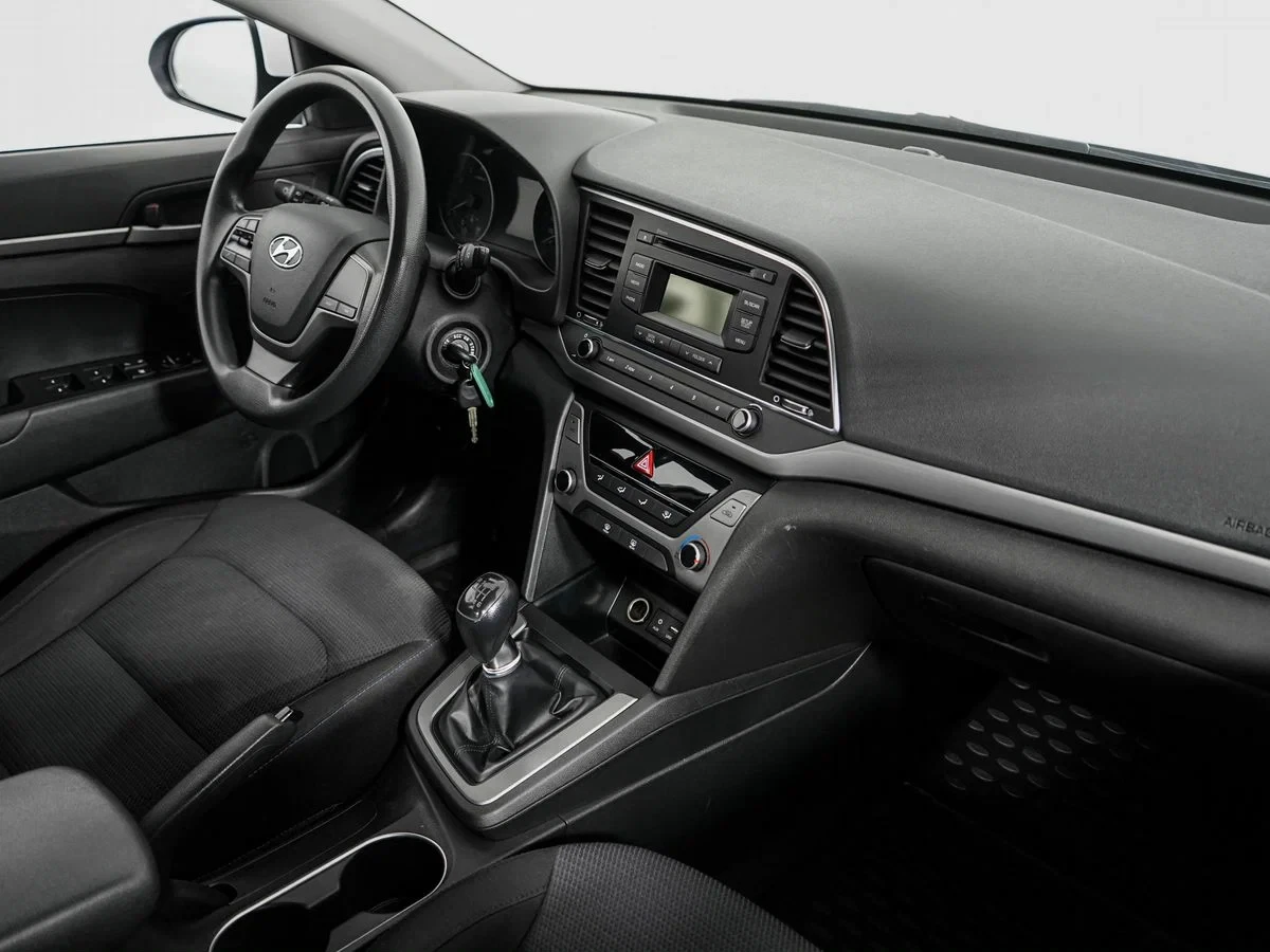 Hyundai Elantra, Белый, 2017, Механическая, 128 л.с., цена от 904 000 руб.
