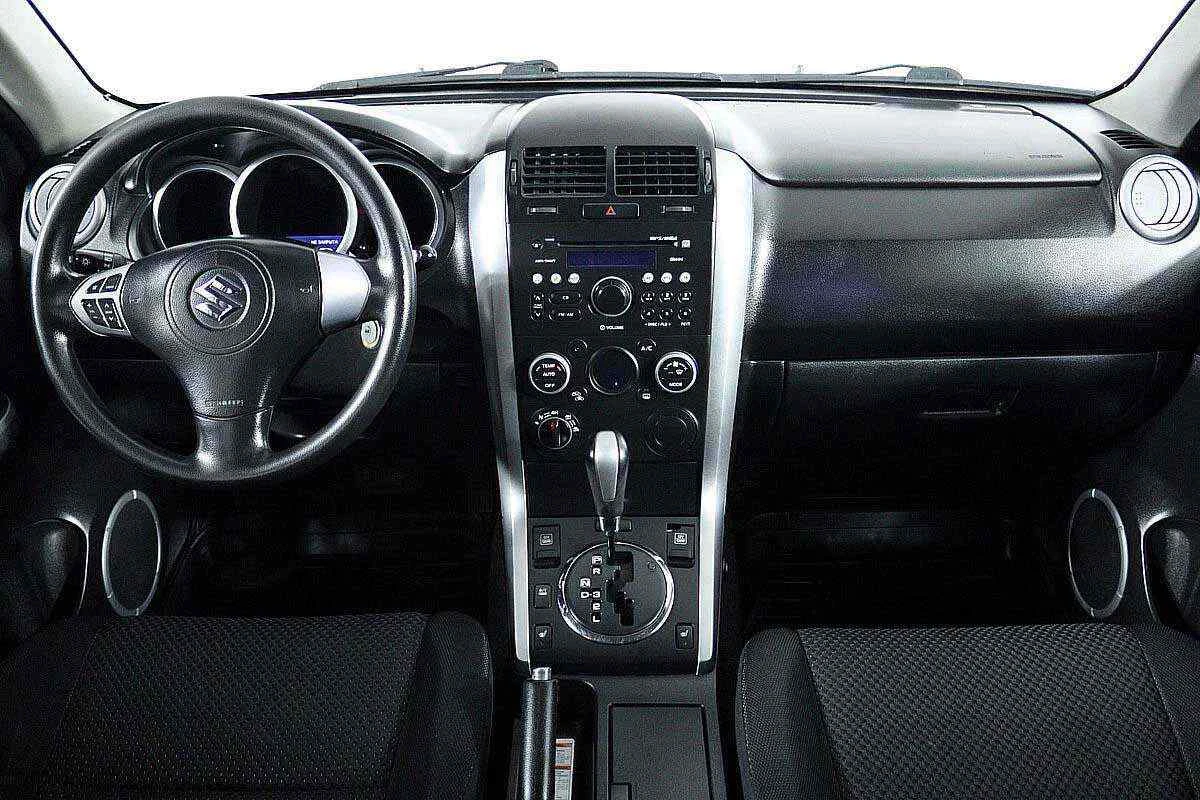Suzuki Grand Vitara, Серебряный, 2011, Автоматическая, 140 л.с., цена от 600 000 руб.