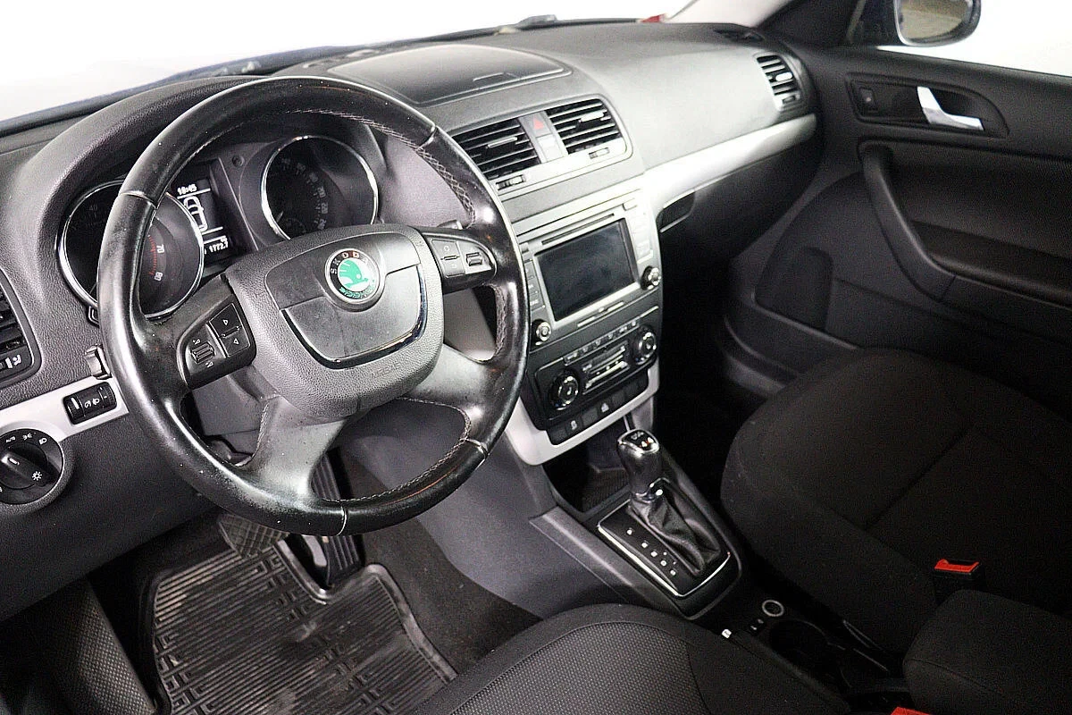 Skoda Yeti, Синий, 2013, Робот, 152 л.с., цена от 590 000 руб.