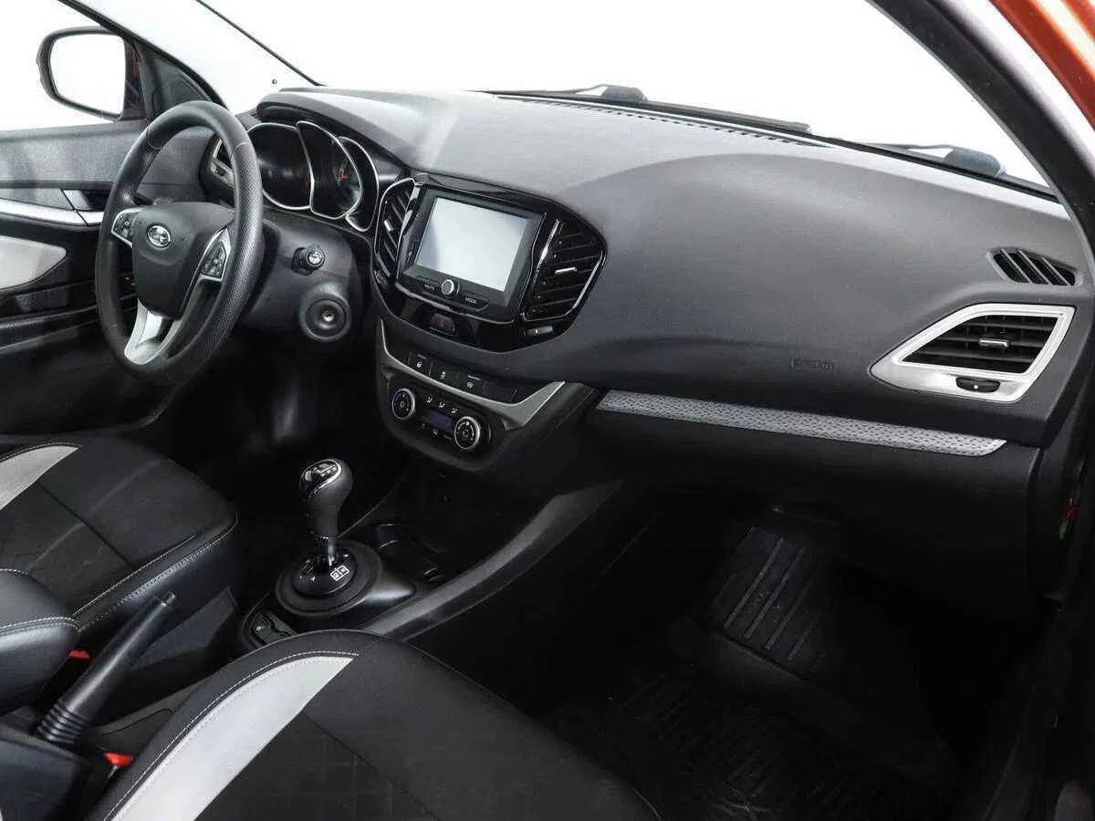 LADA Vesta SW Cross, Оранжевый, 2019, Робот, 122 л.с., цена от 809 000 руб.
