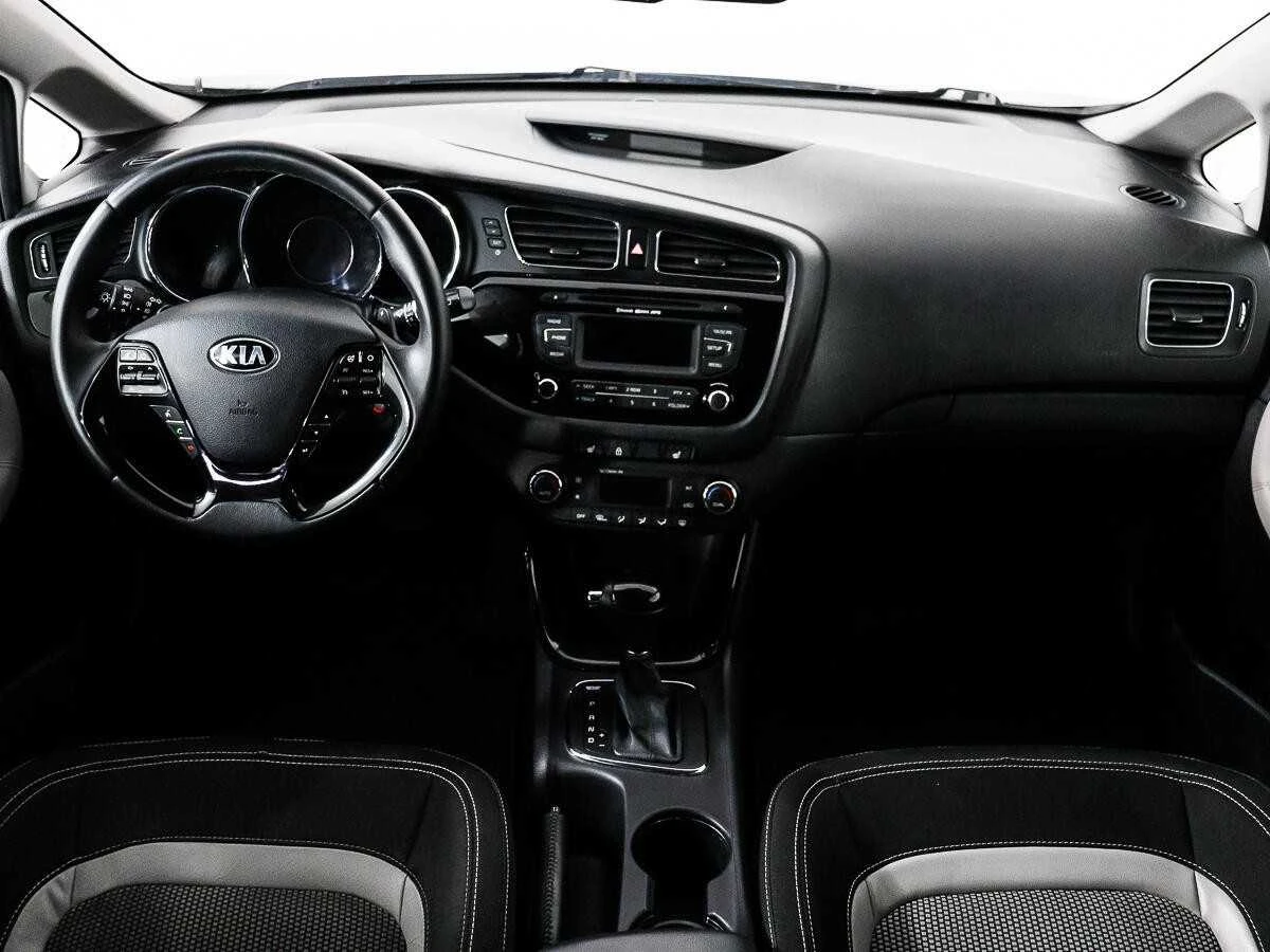 KIA CEED, Бежевый, 2013, Автоматическая, 129 л.с., цена от 680 000 руб.