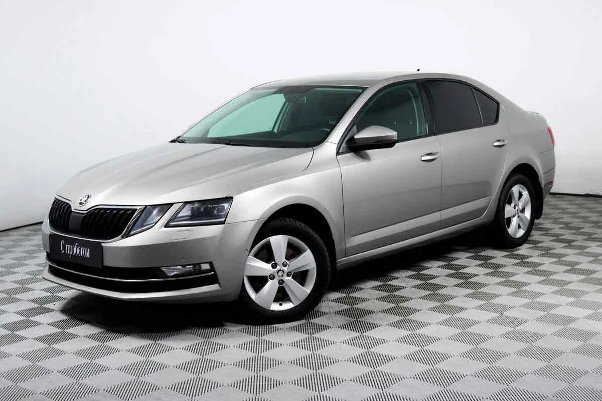 SKODA OCTAVIA, Бежевый, 2018, Робот, 180 л.с., цена от 1 400 000 руб.